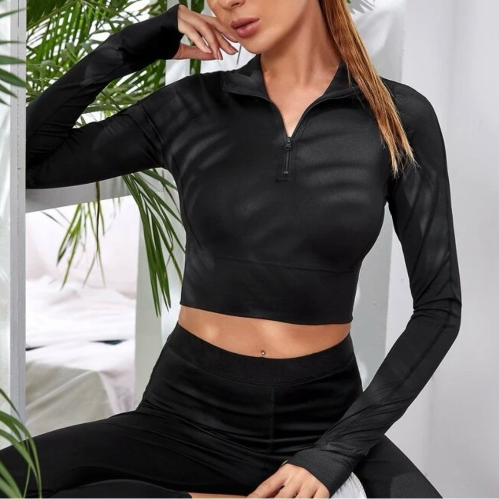 Black Long Sleeve Activewear Crop Top